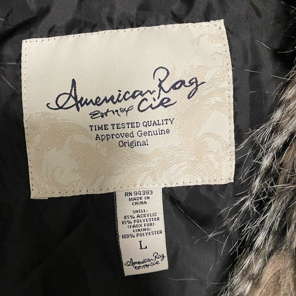 Women’s American Rag Faux Fur Vest - Picture 4 of 4